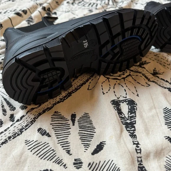 BNWOB Blundstone workboots - AU3/US6 (women's) - Picture 2 of 8